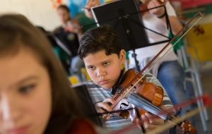 Projeto Guri promove iniciação musical para crianças e jovens
