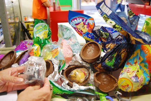 Páscoa: especialistas alertam como equilibrar o consumo de chocolate pelas crianças