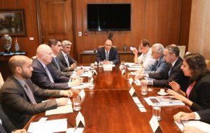 Alckmin recebe delegação dos Emirados Árabes Unidos