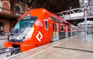 Alckmin entrega mais dois novos trens para CPTM e lança campanha de incentivo à leitura