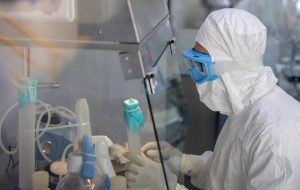 Vacina brasileira contra a COVID-19 começa a ser testada em humanos