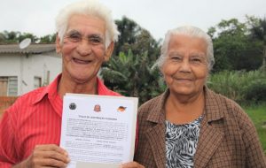 Moradores do Vale do Ribeira recebem regularização de lotes