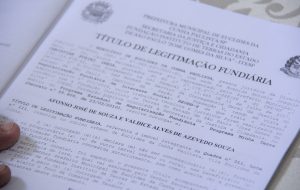 Famílias de Taboão da Serra recebem 280 títulos de propriedade