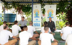 Reeducandos do CDP de Pinheiros fazem aula especial de ioga