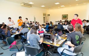 Alunos da Universidade de São Paulo participam de hackathon na Esalq