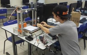 Estudantes da Etec de Matão criam impressora 3D com material reciclado