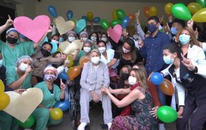 Hospital de Campanha de Heliópolis dá alta para sua primeira paciente com COVID-19