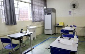 Governo de SP inicia em Serrana teste inédito de vacinação em massa