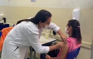 Primeira semana do novo ciclo de vacinação em Serrana tem quase 90% de adesão