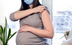Estado de SP assegura a vacinação de grávidas e puérperas com comorbidades