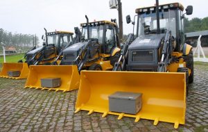 Governo de SP entrega 71 veículos e equipamentos para o Vale do Ribeira