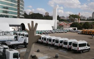 Governo de SP entrega 135 veículos e equipamentos para 117 municípios do estado