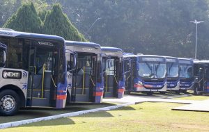 Governo de SP entrega 170 ônibus para o ABC e inaugura novo acesso ao Rodoanel