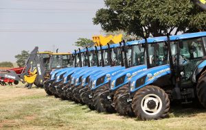 SP entrega 186 veículos e equipamentos agrícolas na região de São José do Rio Preto