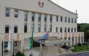Governo de SP sanciona lei que reajusta abono complementar a servidor estadual
