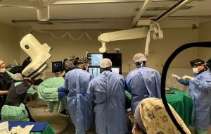 Hospital de Botucatu faz tratamento inédito contra insuficiência cardíaca em paciente