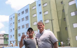 SP entrega 580 apartamentos a famílias que viviam em palafitas na Baixada Santista