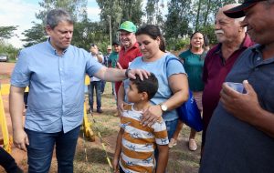 Governo de SP promove maior entrega de títulos de terras no Pontal do Paranapanema