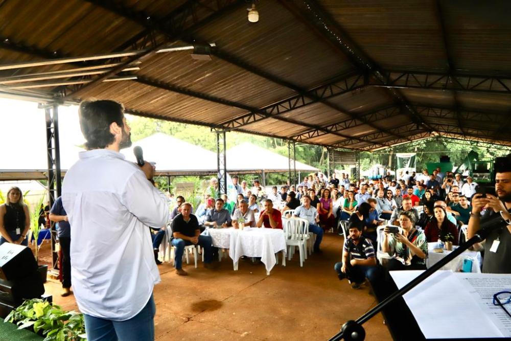 Guilherme Piai, secretario de Agricultura e Abastecimento, em evento de lançamento do Abastece SP em Itaberá para compras públicas na agricultura