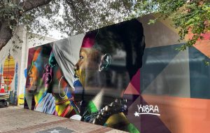 SXSW: Eduardo Kobra assina fachada da Casa SP em evento de inovação