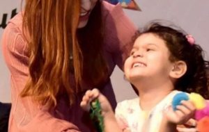 Empatia e paciência: os efeitos do adesivo do autismo no trânsito paulista